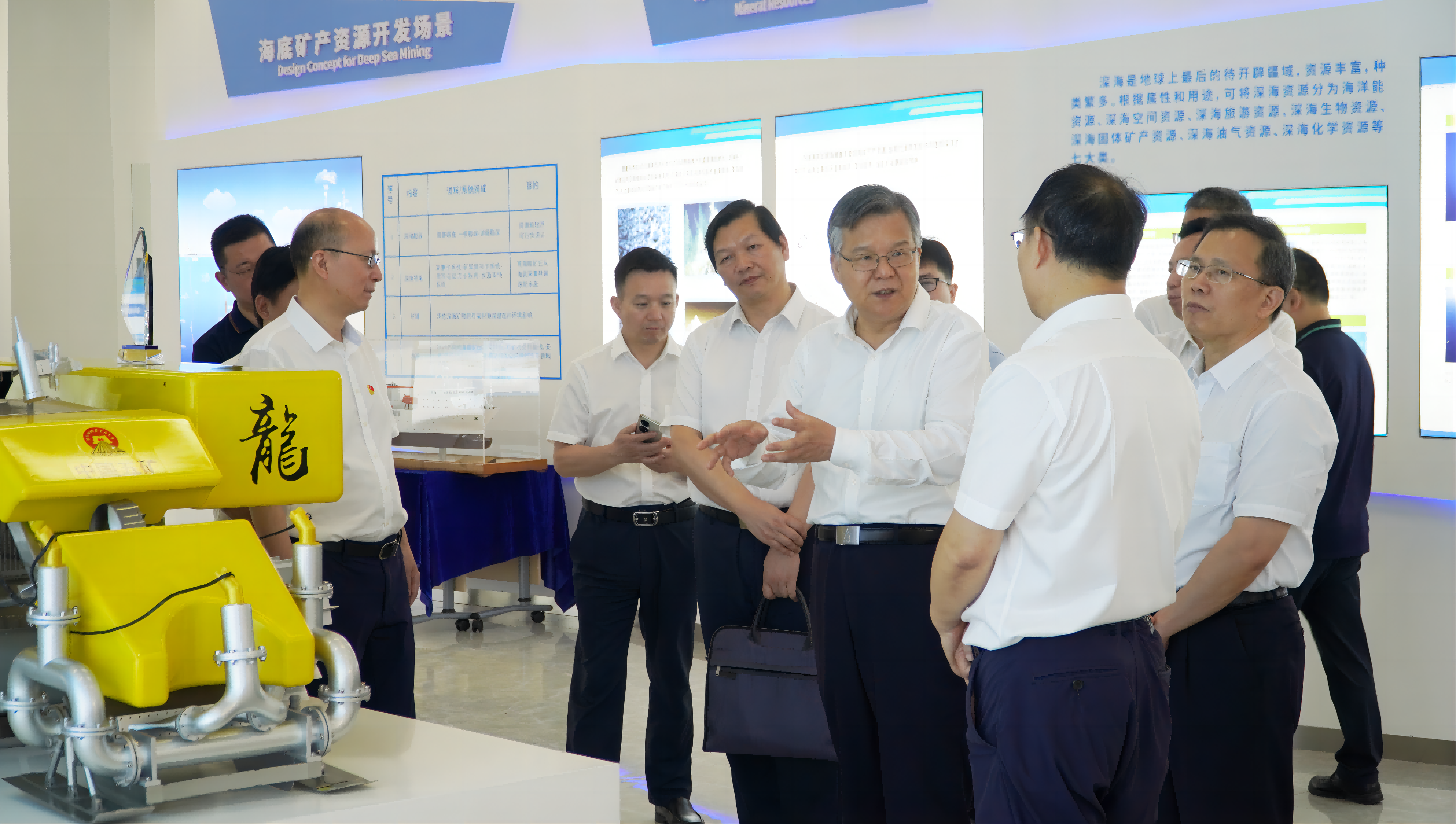 湖南省委常委、常務副省長李殿勛到長沙礦冶院調(diào)研